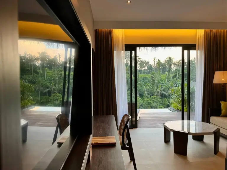 Vue intérieure d'une villa à The Clifton Villas Ubud