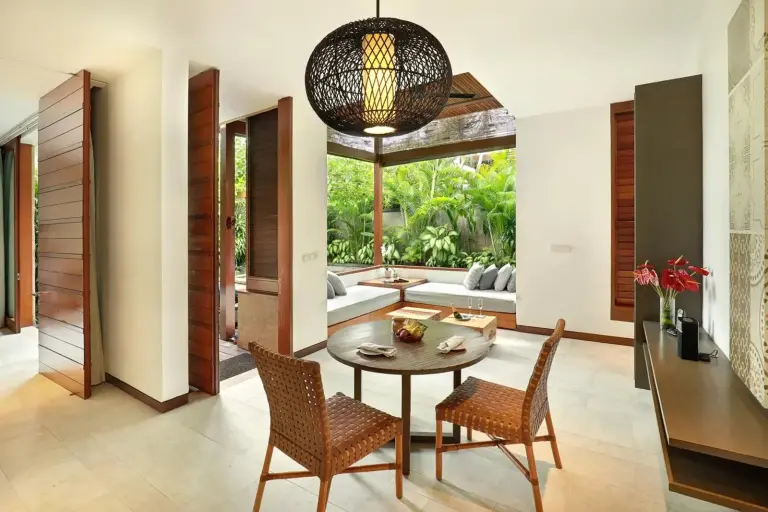 The Elysian Boutique Villa Hotel dining area