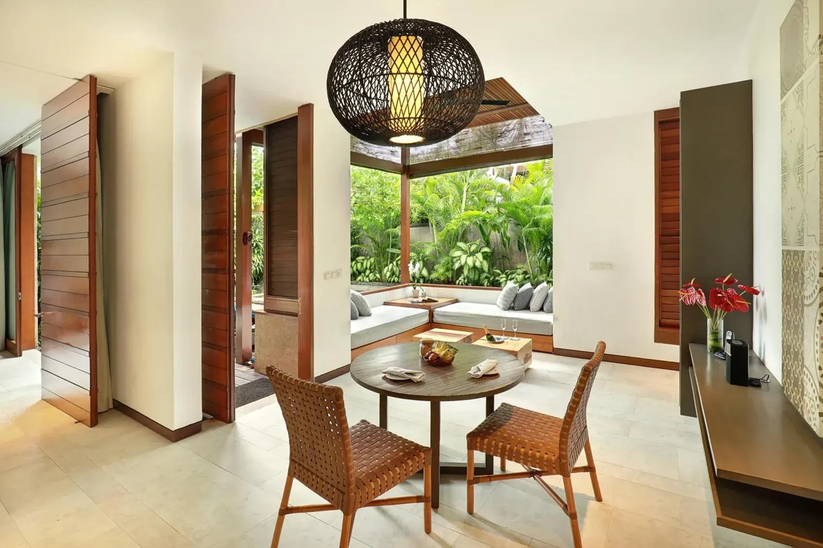 The Elysian Boutique Villa Hotel dining area