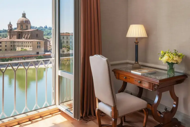 The Excelsior, a Luxury Collection Hotel, Florence desk with city view