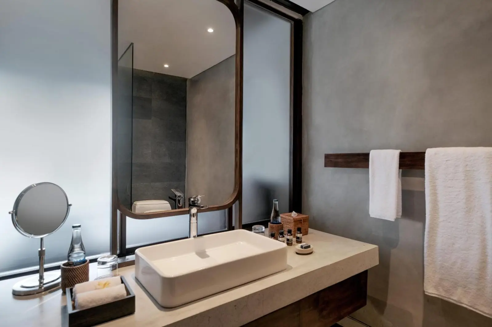 Elegantes Badezimmerdetail im The Garcia Ubud Hotel & Resort