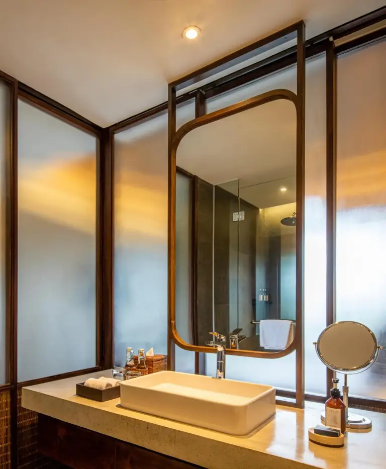 Modernes Badezimmer im The Garcia Ubud Hotel & Resort