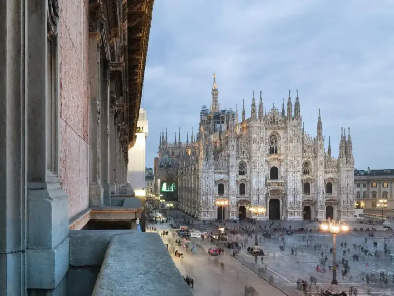 The Glamore Milano Duomo, à Milan
