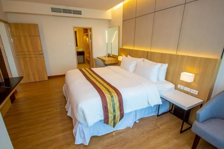 Configuración de la habitación de huéspedes en The Grand Chaiyapruek Nimman Chiangmai