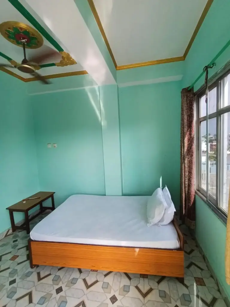 Ein geräumiges Zimmer im The Green Plaza Lodge in Dhangadhi