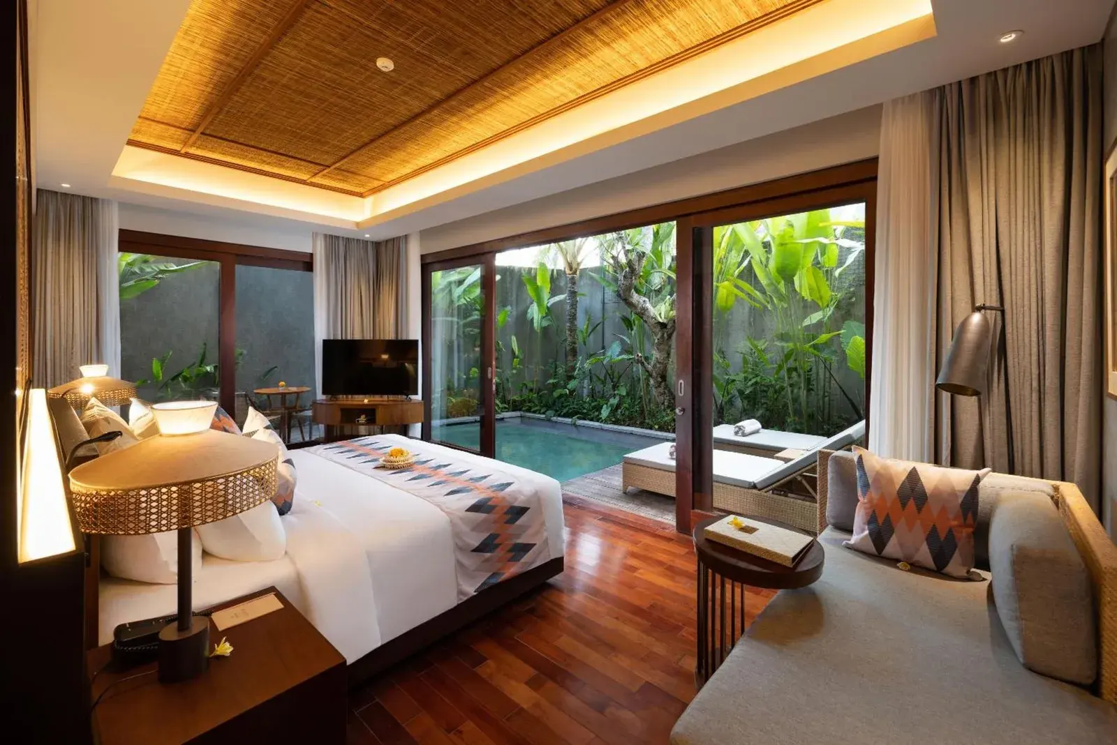 Ambiente acogedor de la habitación en The Hava Ubud A Pramana Experience