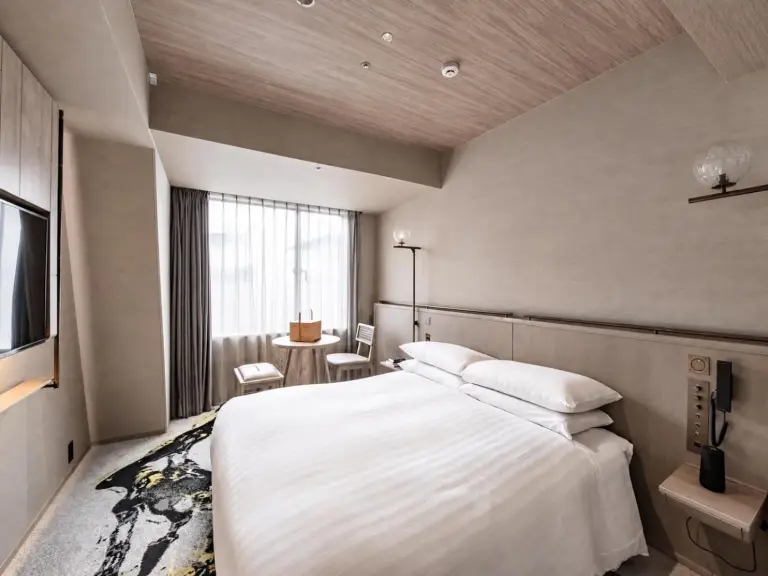 Gästezimmer im Hotel Higashiyama Kyoto Tokyu mit modernem Interior-Design