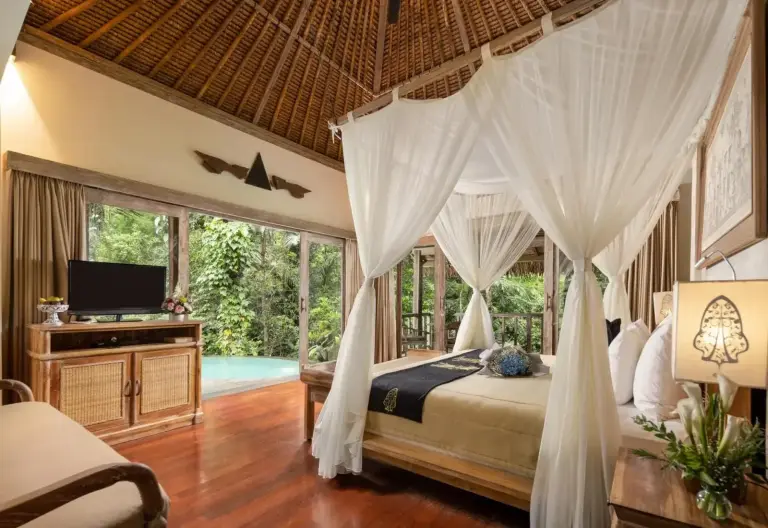 Chambre avec vue sur la nature au The Kayon Resort à Ubud