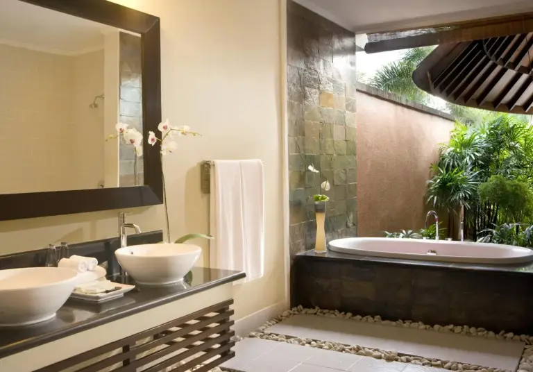 Suite salle de bains au The Kunja Villa-Hotel à Seminyak