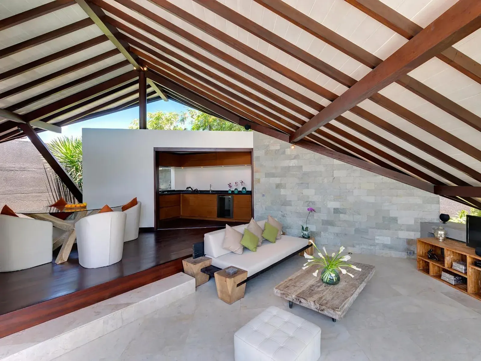 The Layar - Designer Villas and Spa kitchen space