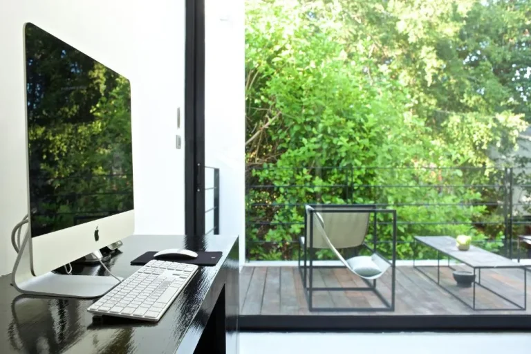 Vista del balcón en The Library en Koh Samui