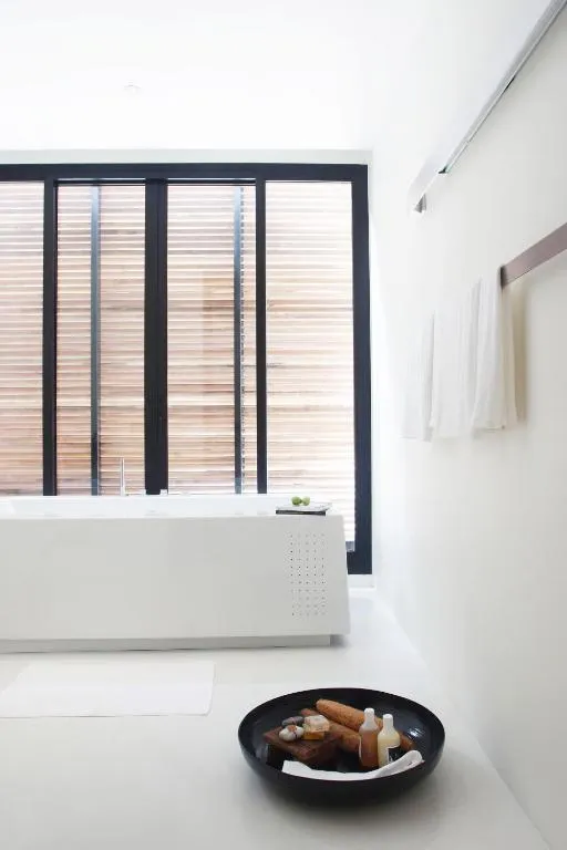 Baño de spa en The Library en Koh Samui
