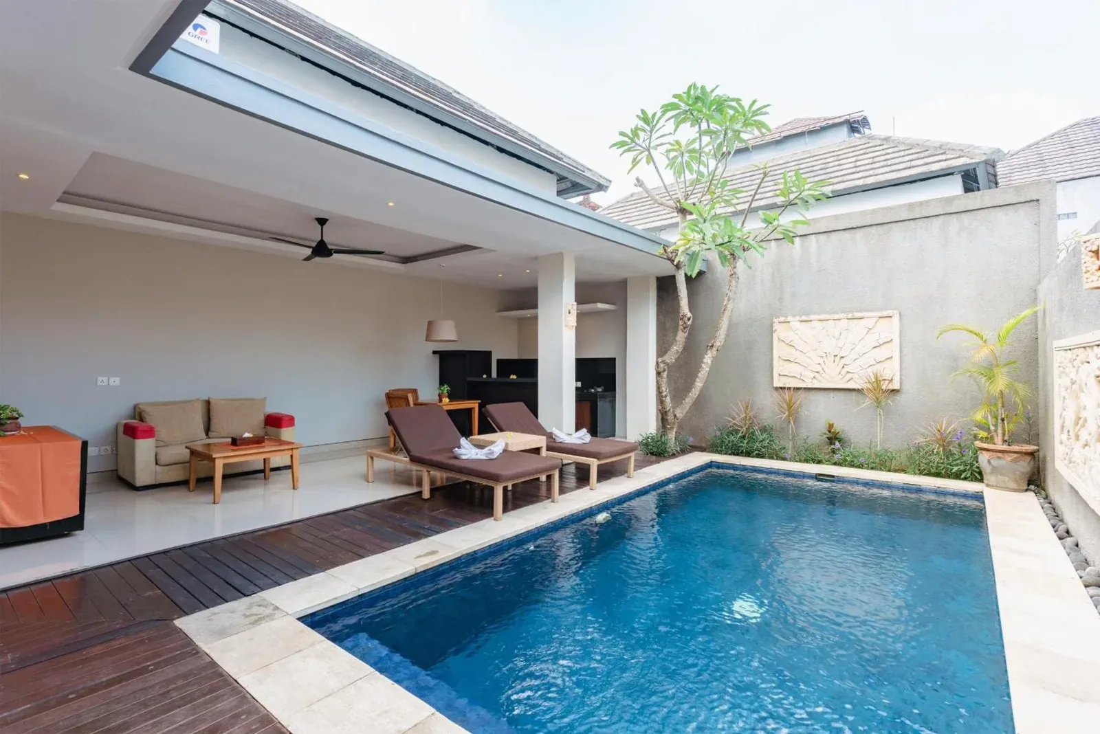 The Light Exclusive Villas and SPA spacious pool area