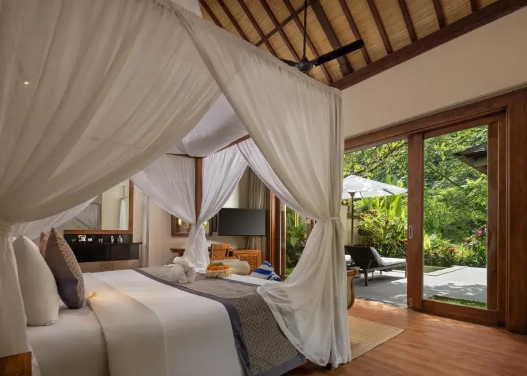 Blick von innen aus der Villa im The Lokha Ubud Resort, Villas & SPA