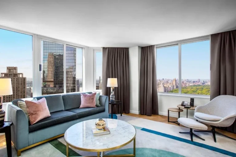 The London, a Luxury Collection Hotel, New York City Suite Wohnbereich