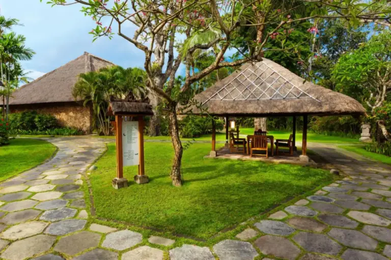 The Oberoi Beach Resort, Bali outdoor seating area
