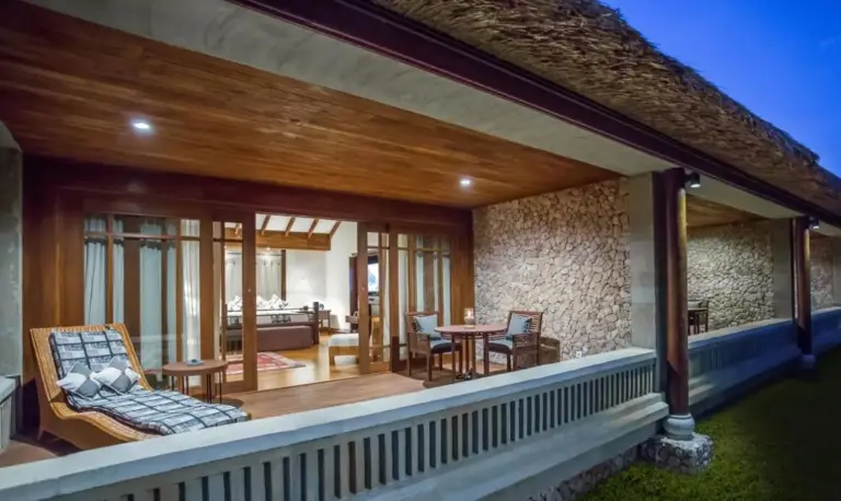 Vista exterior de una suite en The Oberoi Beach Resort, Lombok