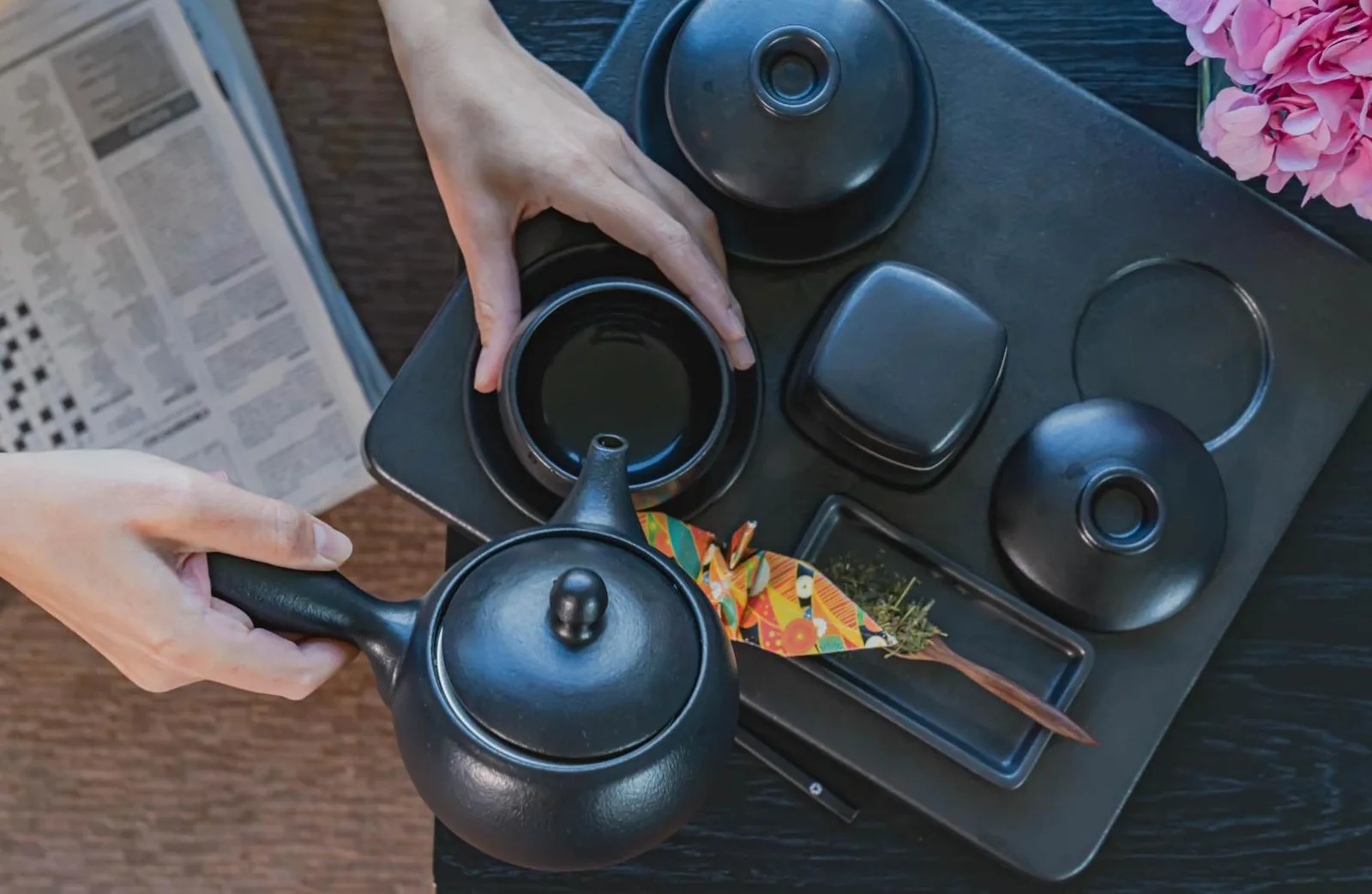 Tea set presentation in The Okura Prestige Bangkok