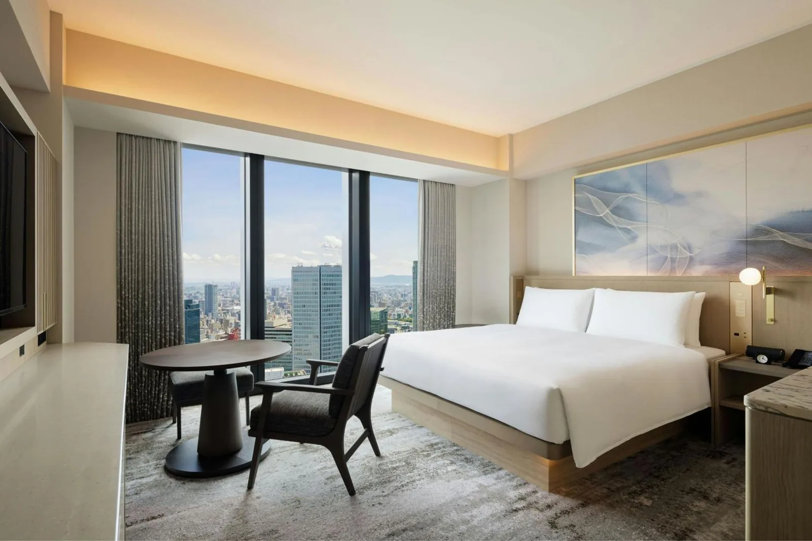Deluxe room at The Osaka Station Hotel with city view