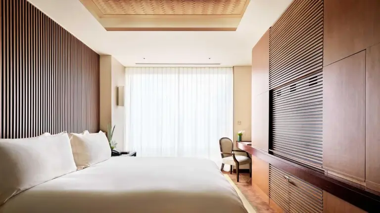The Peninsula Tokyo elegant bedroom