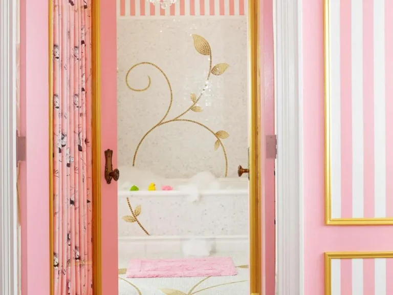 Stilvolles Badezimmer im The Plaza, A Fairmont Hotel, New York