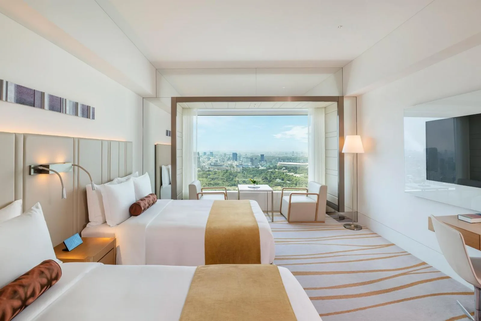 Chambre Twin moderne au The Prince Gallery Tokyo Kioicho