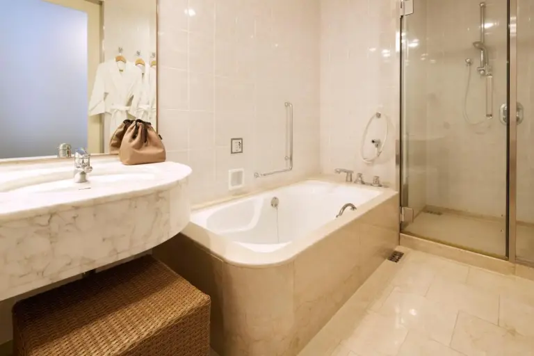 Elegant bathroom with tub at The Prince Sakura Tower Tokyo, Autograph Collection