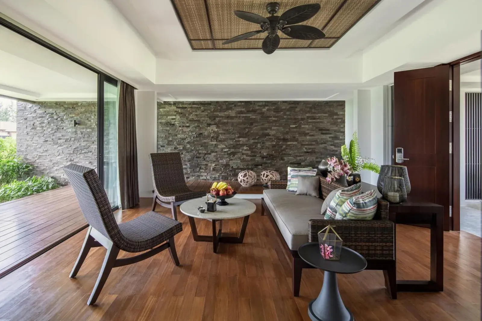 Zona de estar de una suite en The Residence Bintan