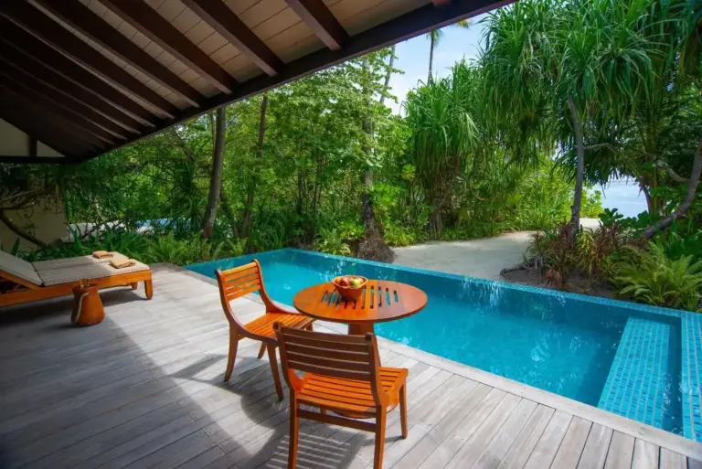 Zona de estar al aire libre de The Residence Maldives at Dhigurah