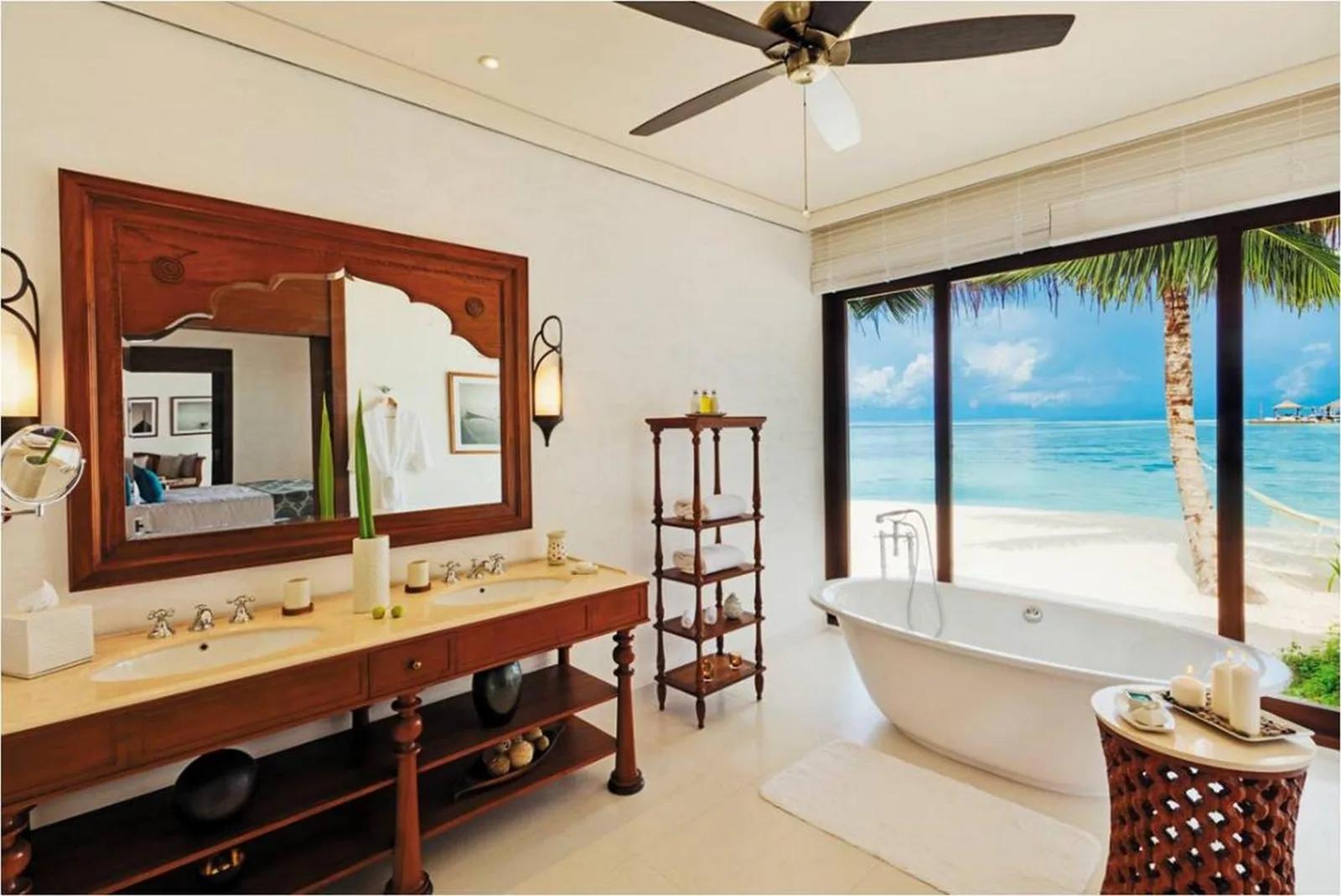 Badezimmer am Strand im The Residence Maldives