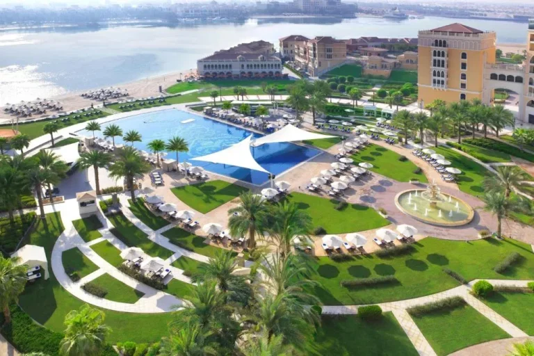 The Ritz-Carlton Abu Dhabi, Grand Canal