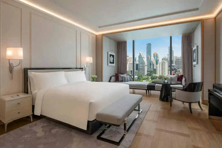 Zimmer mit Stadtblick im The Ritz-Carlton, Bangkok