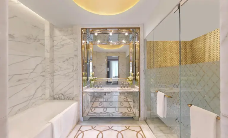 Luxusbadezimmer im The Ritz-Carlton Rabat, Dar Es Salam