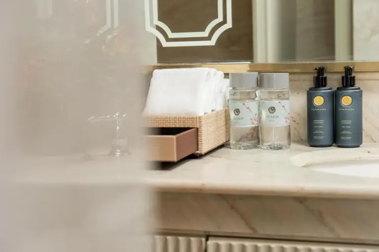 Servicios de baño en The Salil Hotel Riverside Bangkok