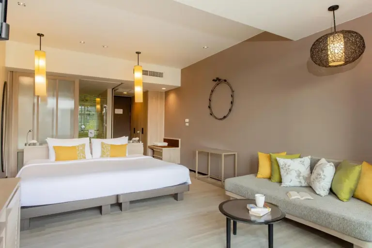 Stilvolles Zimmer im The Sands Khao Lak by Katathani