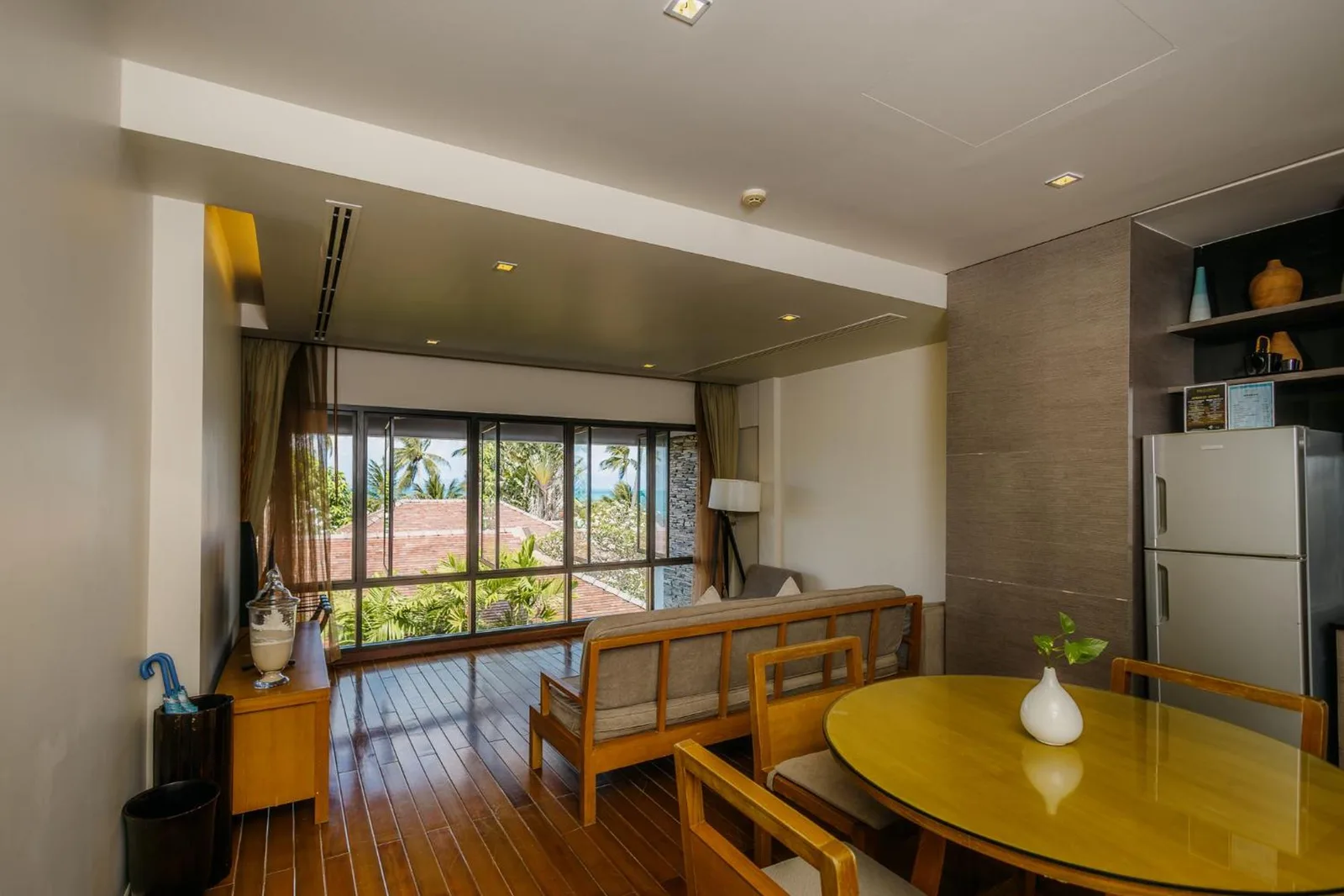 Salon spacieux au The Sea Koh Samui Resort and Residences by Tolani