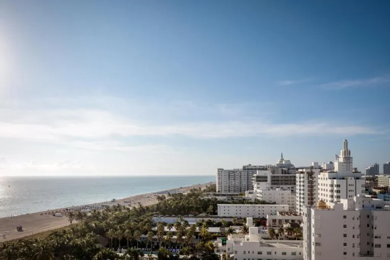 Vue sur la plage depuis The Shelborne Miami