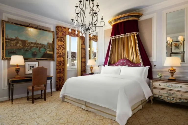 Habitación clásica elegante en The St. Regis Florence