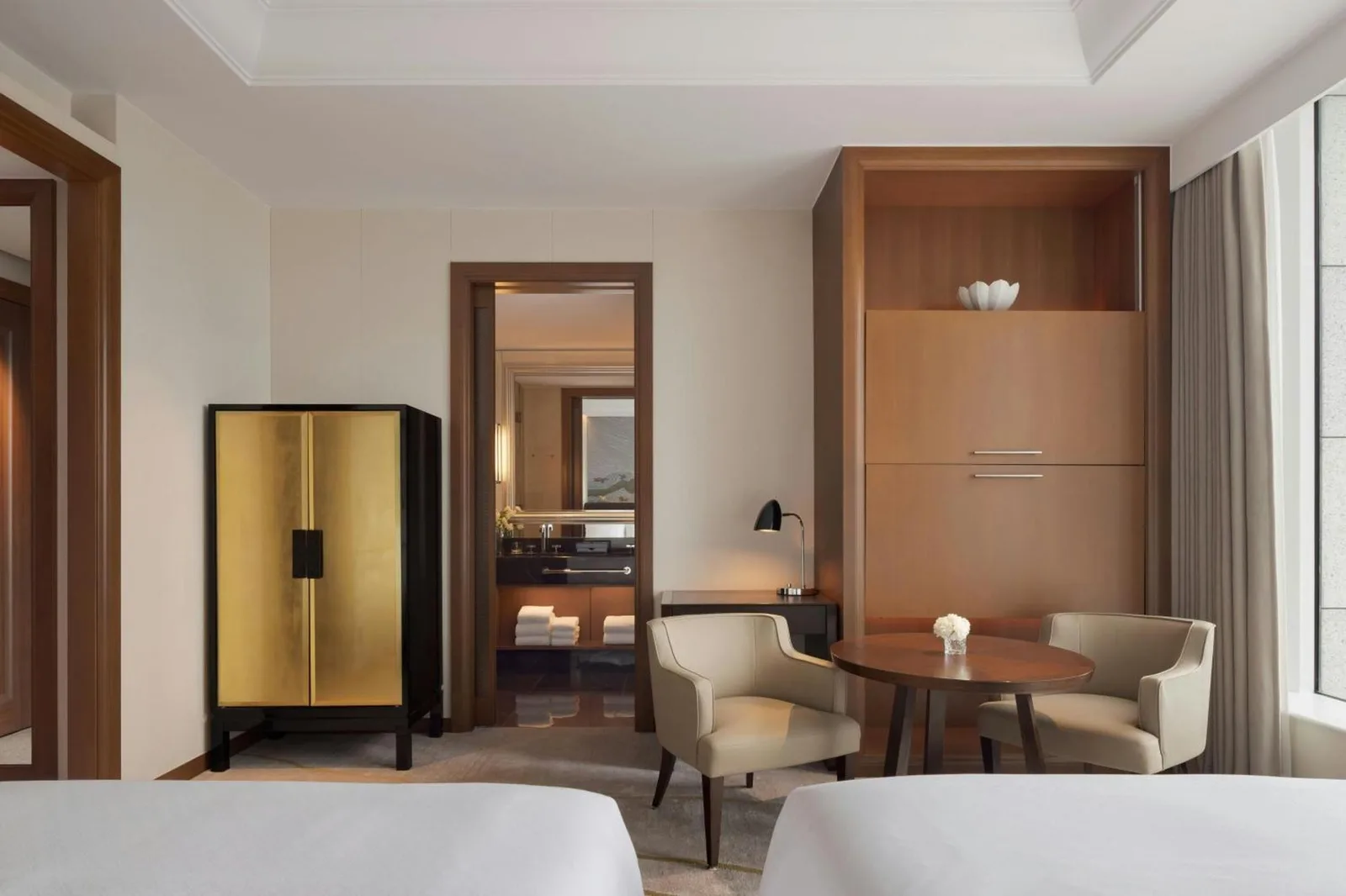 St. Regis Osaka room seating area