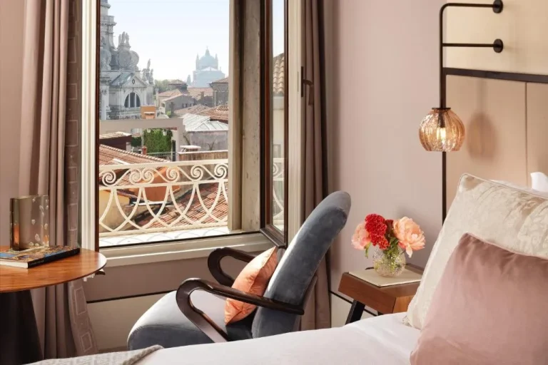 Blick aus einem Zimmer im The St. Regis Venedig
