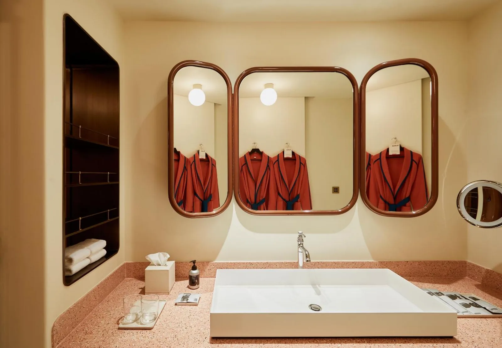 Badezimmeraufteilung im The Standard, Bangkok Mahanakhon
