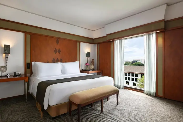 Chambre cosy du The Sukhothai Bangkok avec vue