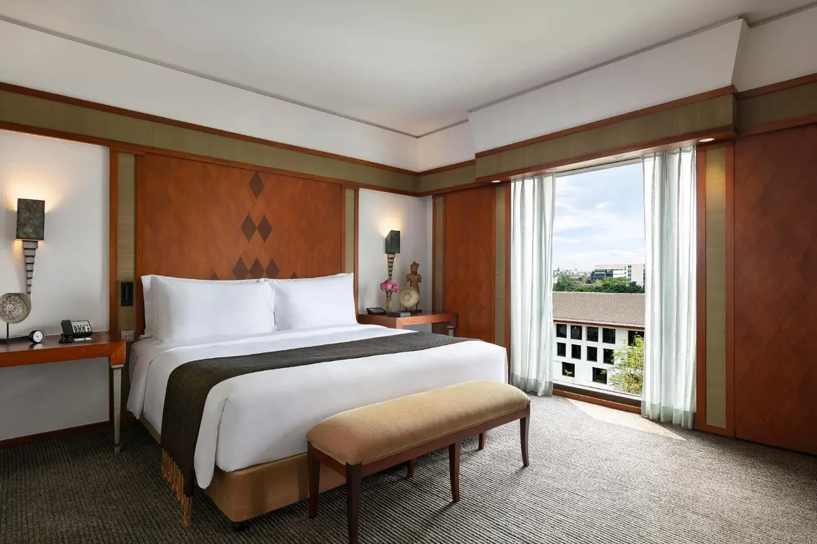 Chambre cosy du The Sukhothai Bangkok avec vue