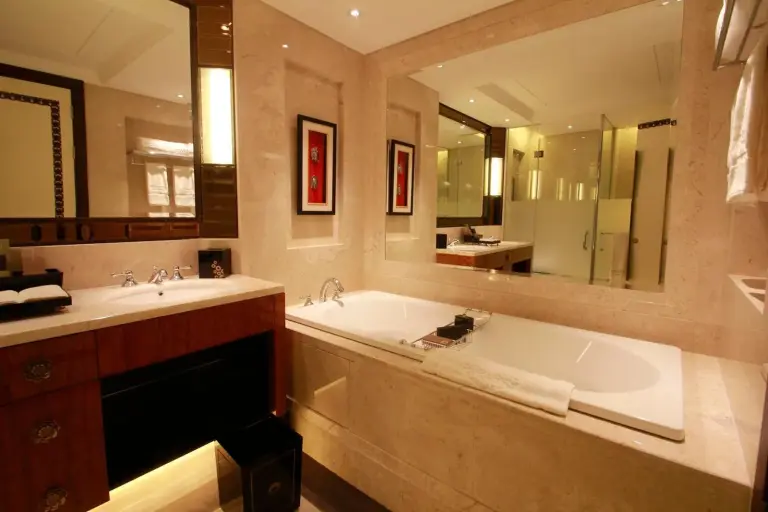 Baño en The Trans Resort Bali