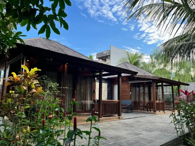 Schöner Blick auf die Gärten im The Valerian Villa Ubud