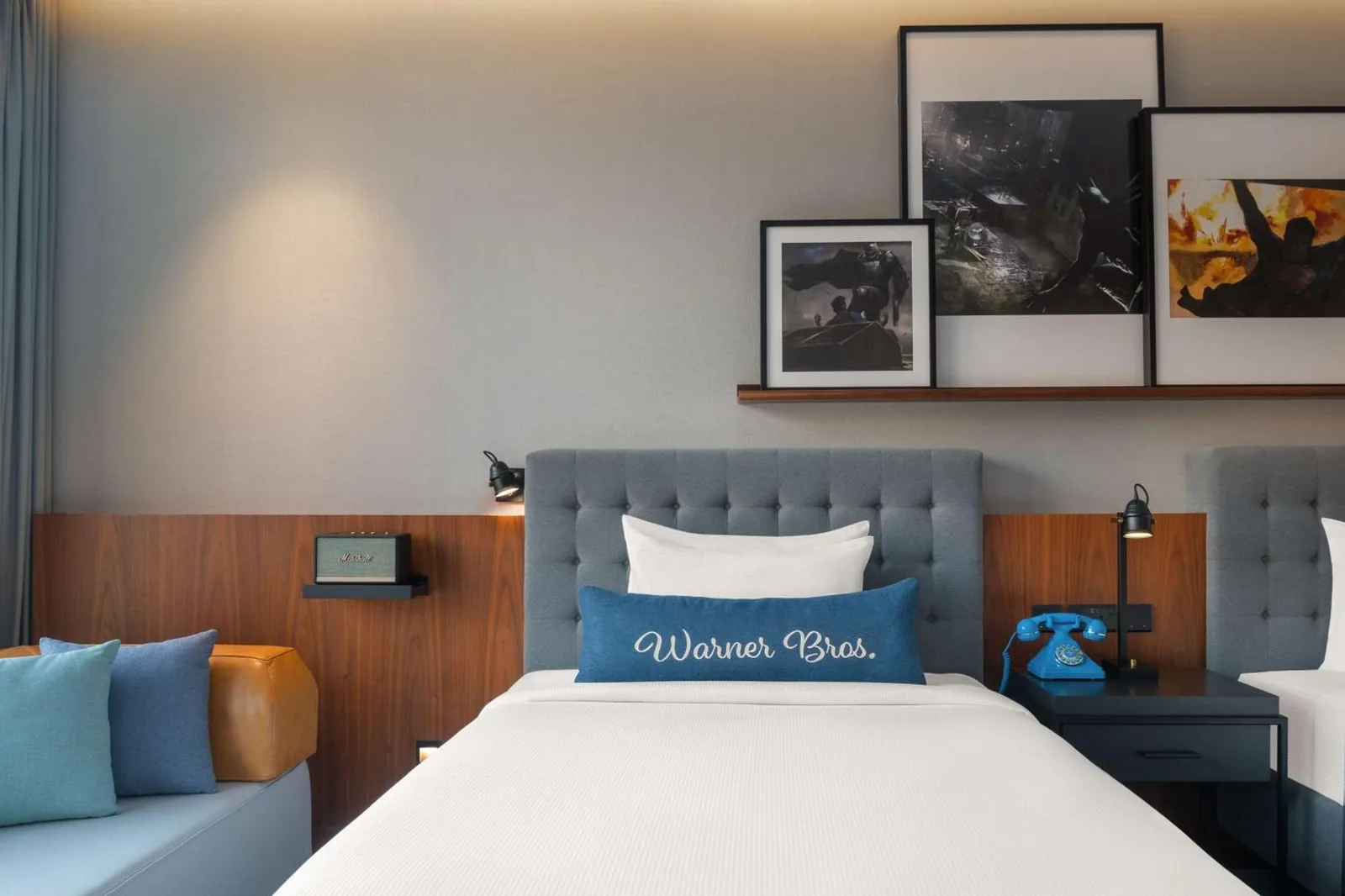 Modernes Badezimmer im The WB Abu Dhabi, Curio Collection By Hilton