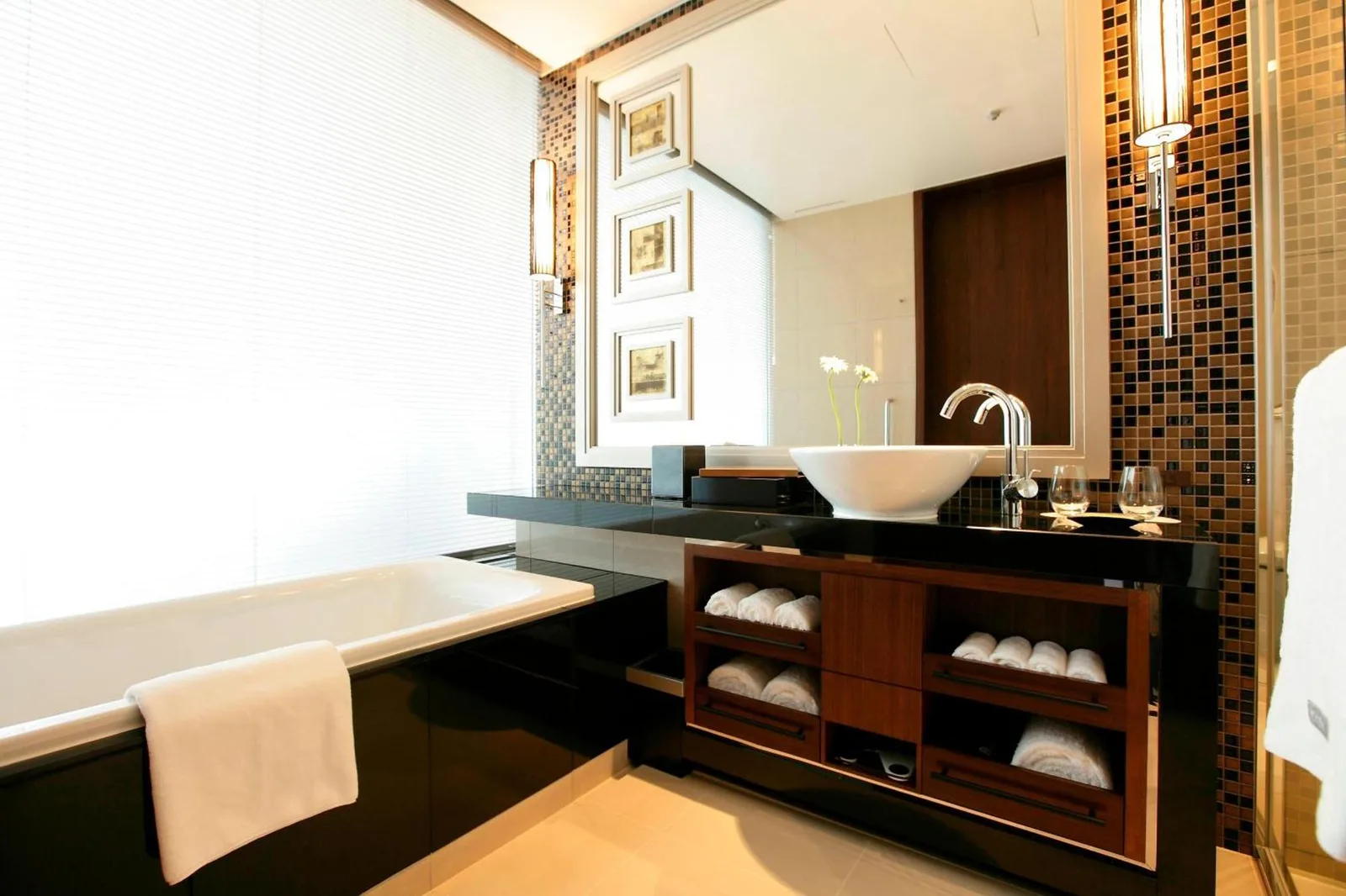 Salle de bains élégante dans une suite au The Westin Sendai