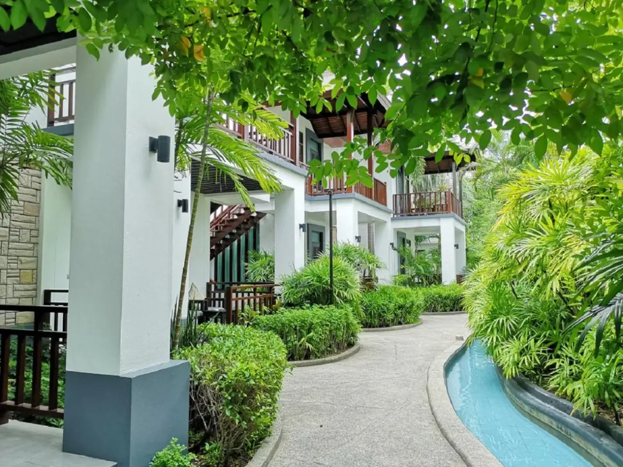 Allée de jardin au The Zign Hotel Premium Villa à Pattaya