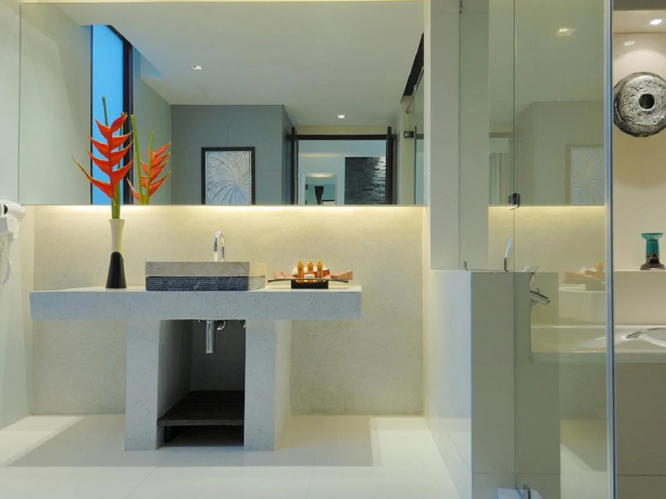 Salle de bains moderne dans une villa au The Zign Hotel Premium Villa à Pattaya