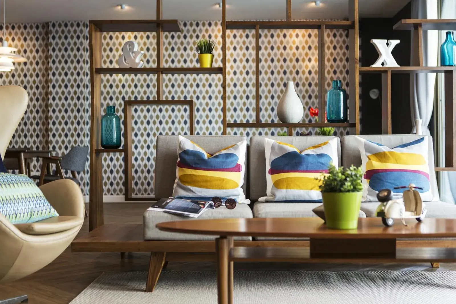 Tolani Nimman Villa Chiang Mai lounge area with colorful decor